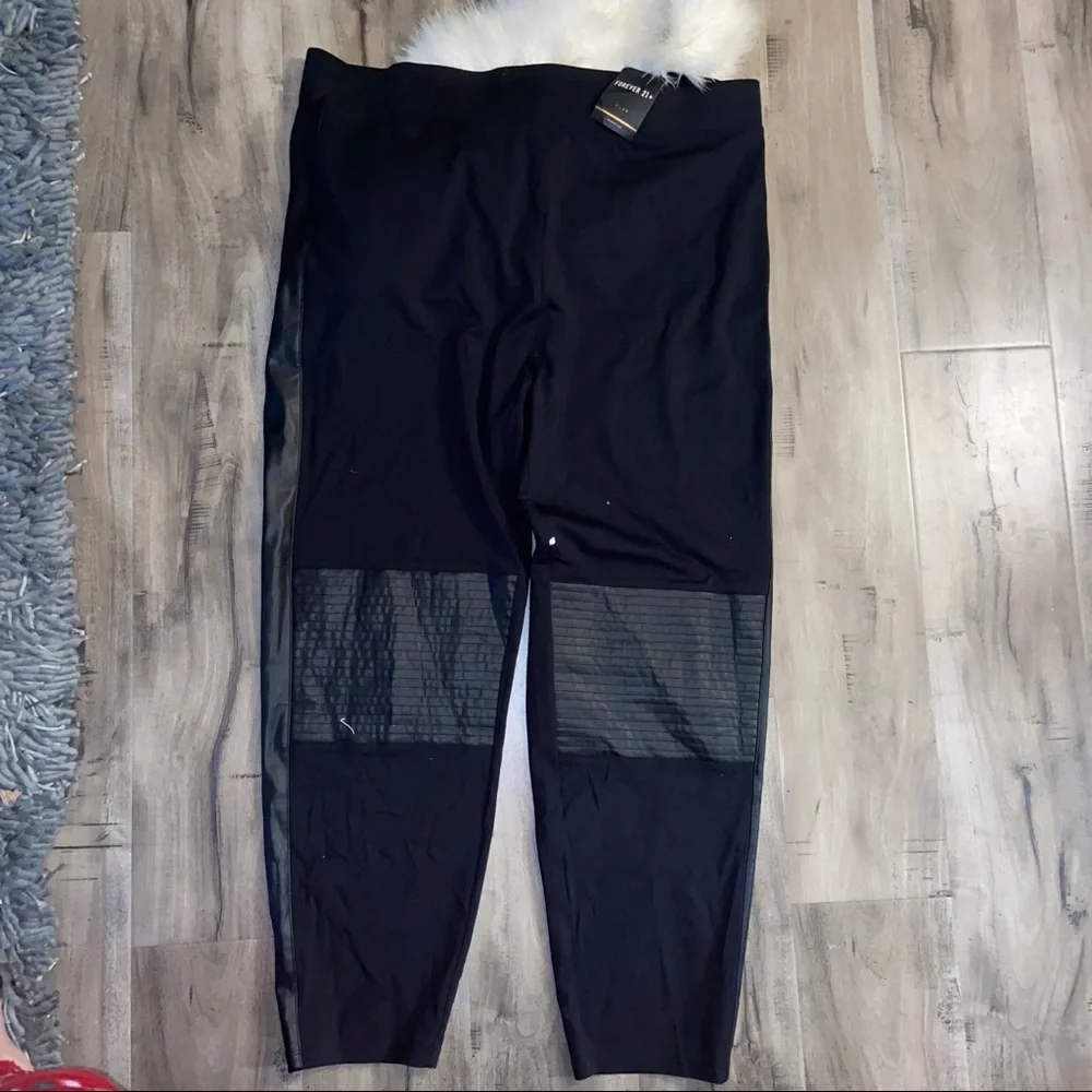 Forever 21 black leggings